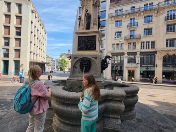 A family on a Hidden City Hunt adventure